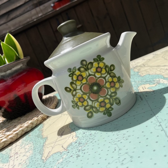 Vintage 60s Floral Teapot Mirage Ironstone Ware by Myott England - Picture 1 of 7
